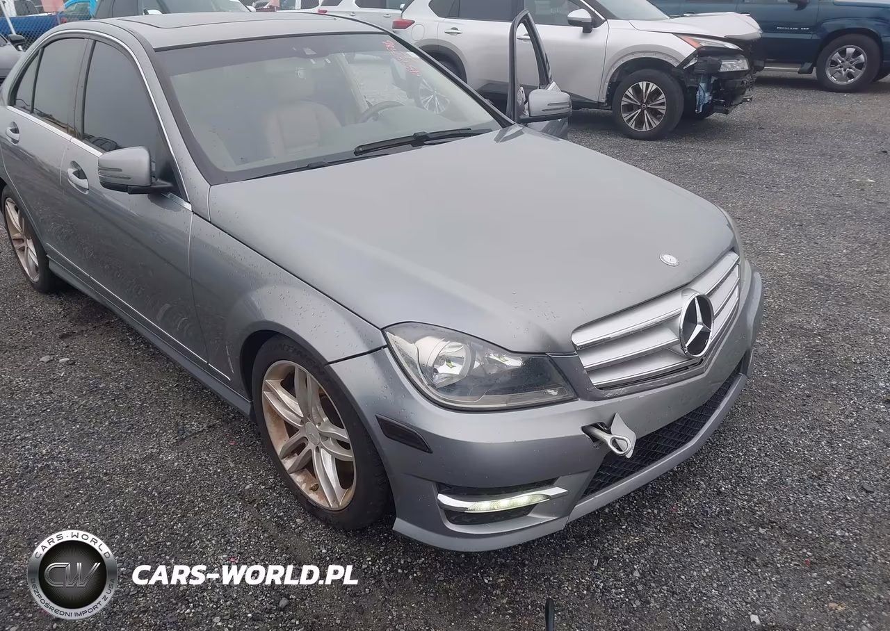 2013 Mercedes-Benz C 300 Sport 4Matic VIN:WDDGF8AB0DR284250 - 6