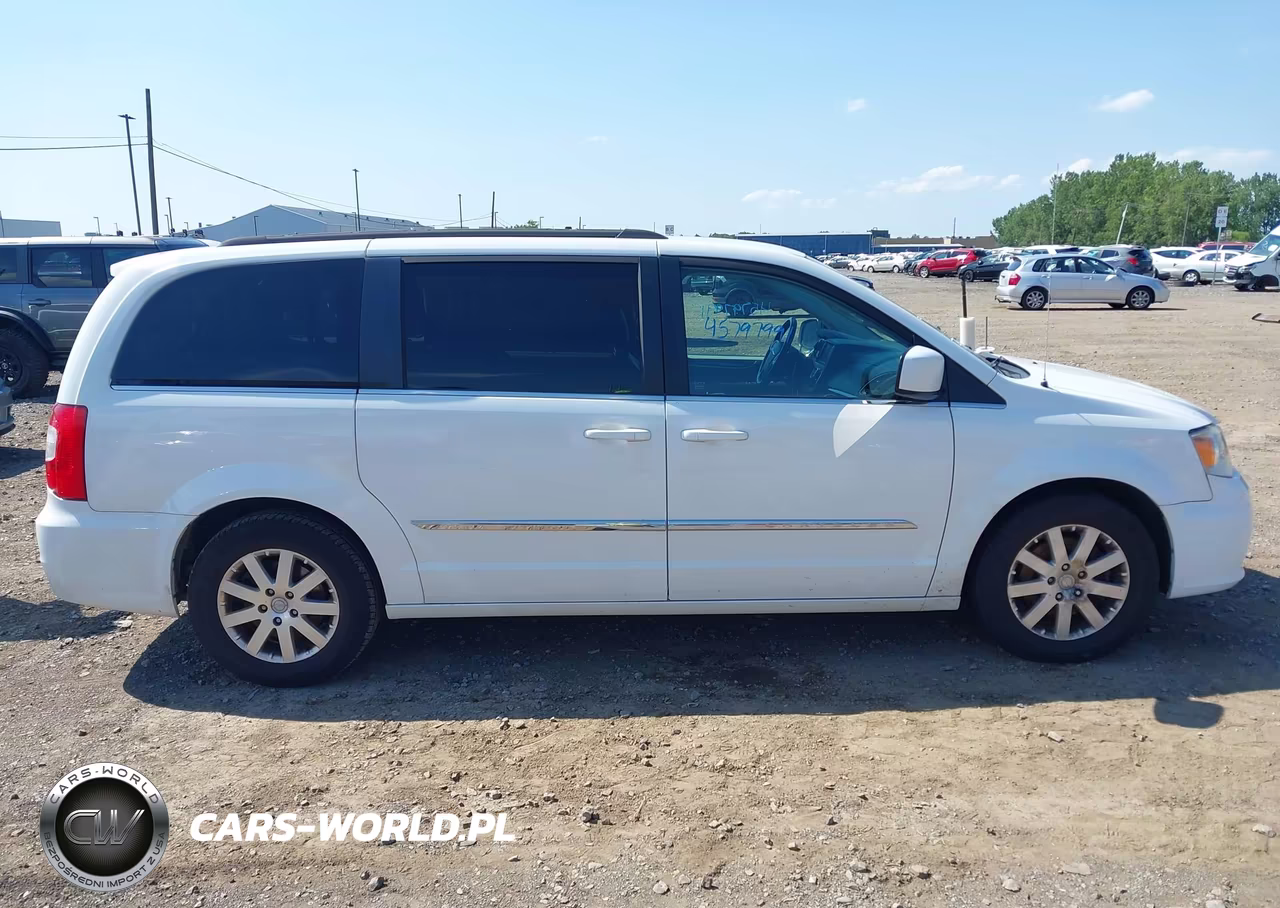 2016 Chrysler Town & Country Touring VIN:2C4RC1BGXGR222088 - 13