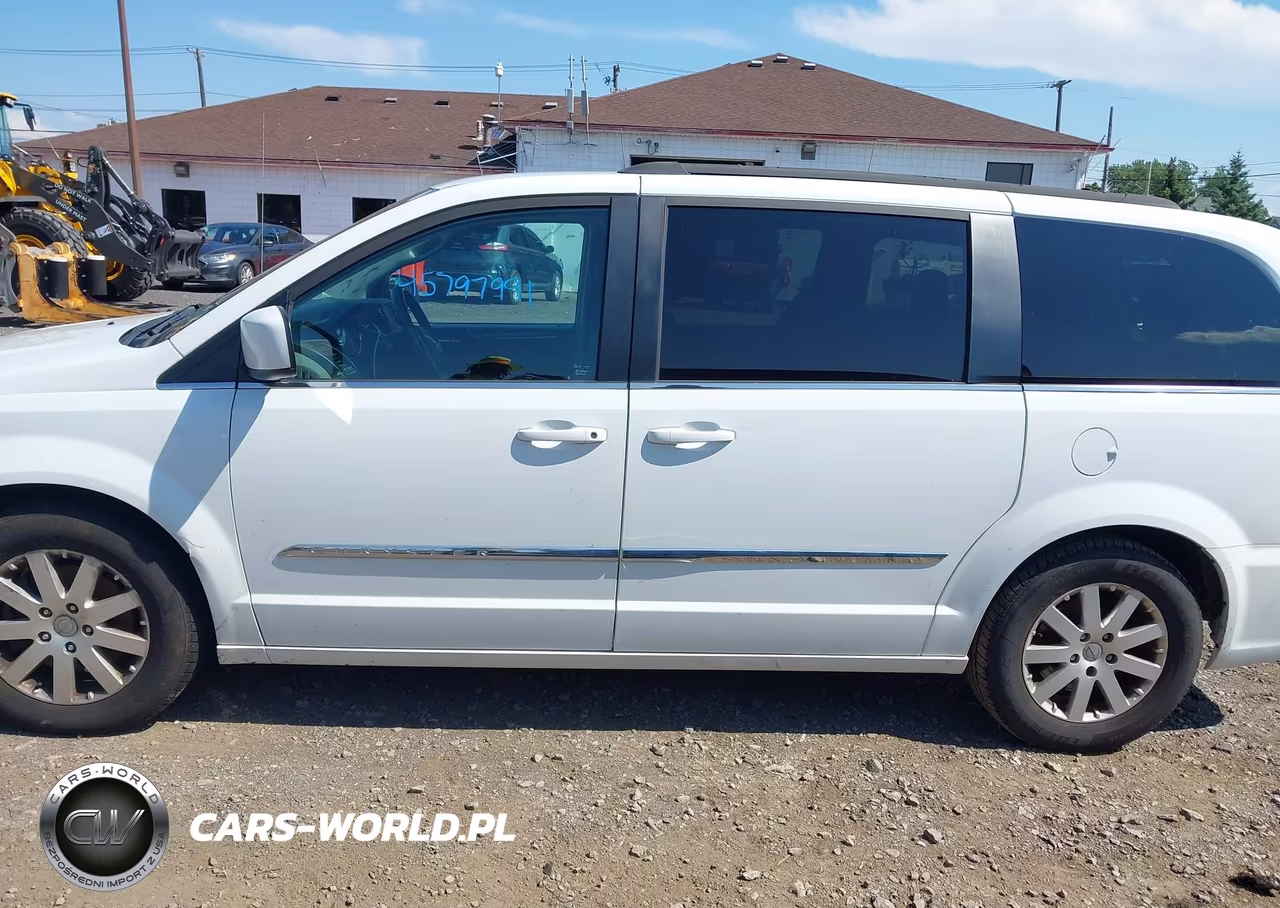 2016 Chrysler Town & Country Touring VIN:2C4RC1BGXGR222088 - 14