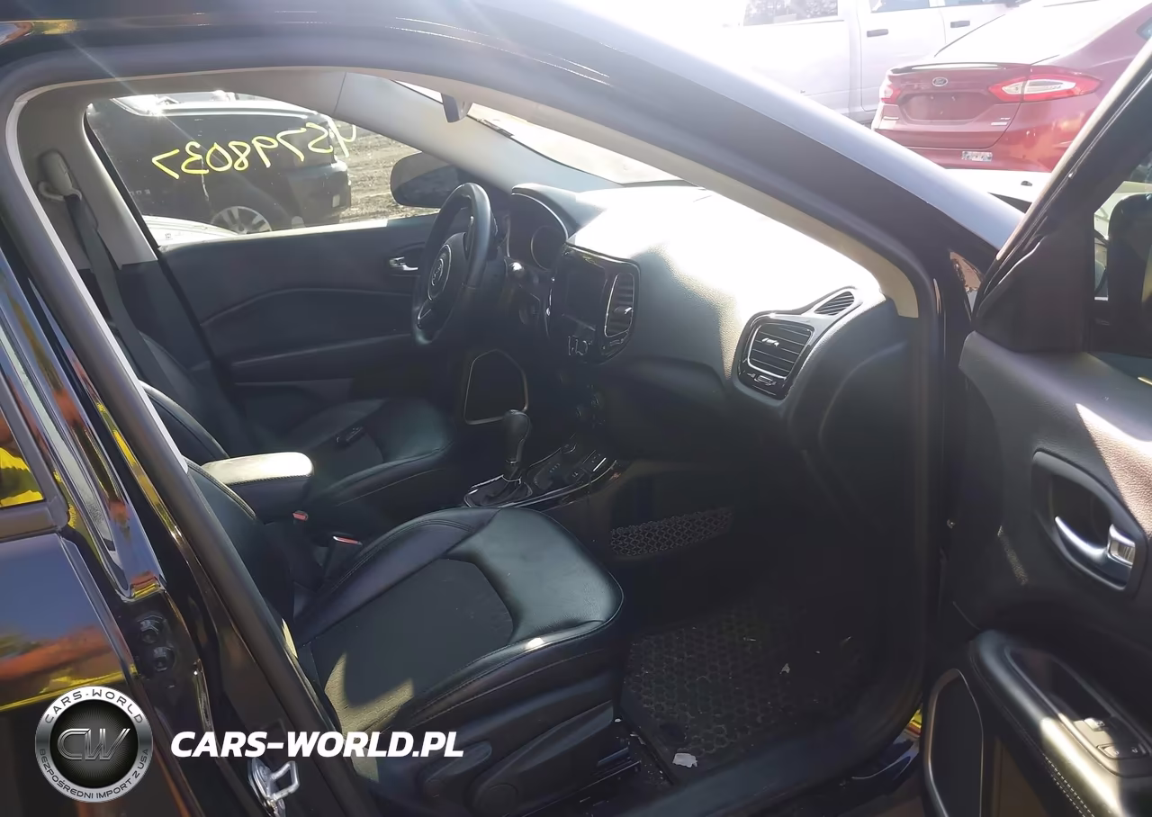 2018 Jeep Compass Altitude 4X4 VIN:3C4NJDBB6JT325698 - 5