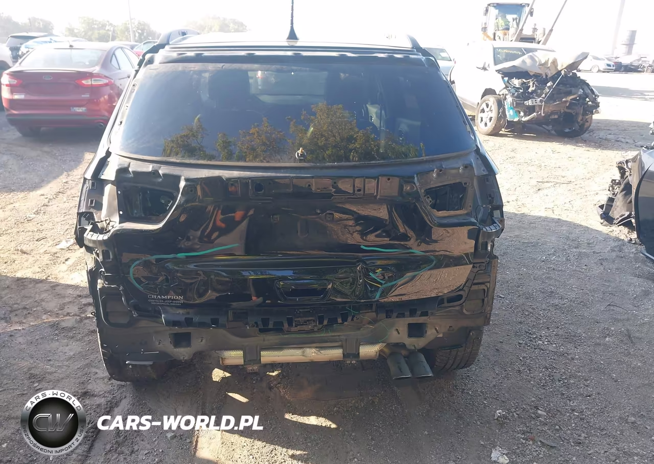 2018 Jeep Compass Altitude 4X4 VIN:3C4NJDBB6JT325698 - 6