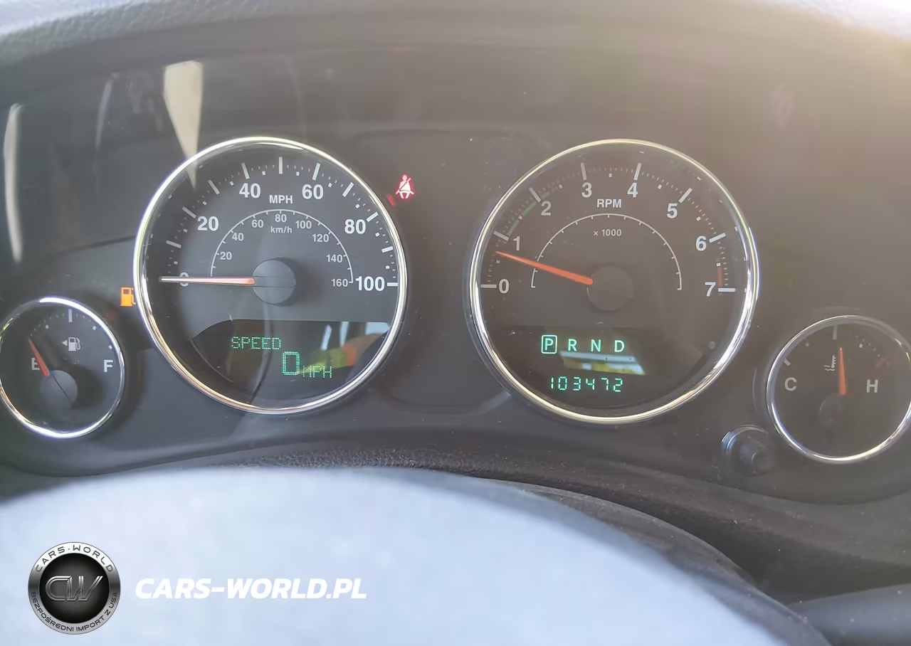 2014 Jeep Wrangler Unlimited Sport VIN:1C4BJWDG0EL242387 - 7