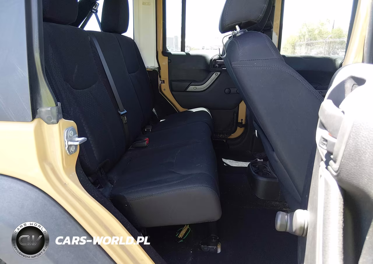 2014 Jeep Wrangler Unlimited Sport VIN:1C4BJWDG0EL242387 - 8