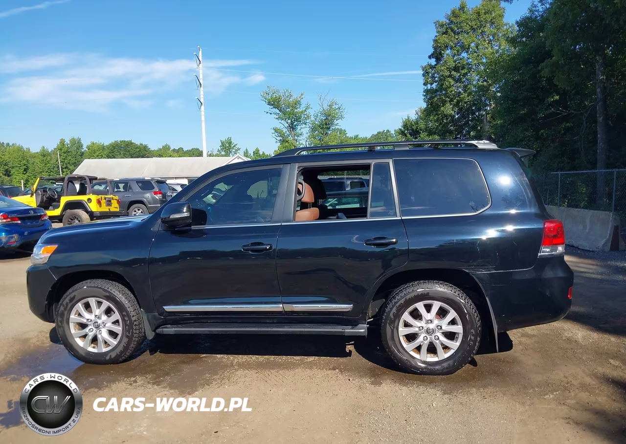2021 Toyota Land Cruiser VIN:JTMCY7AJ2M4102436 - 14