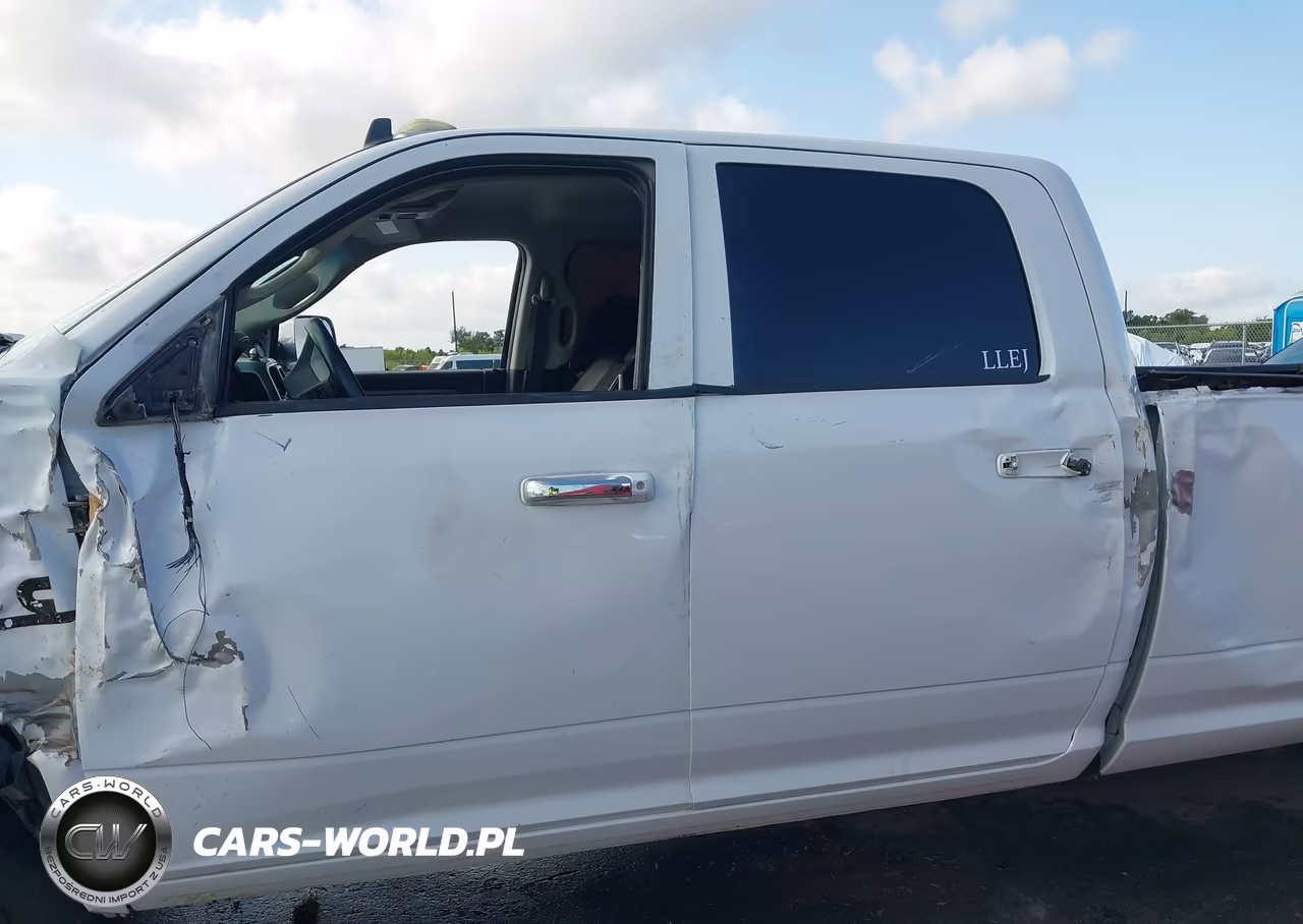2015 Ram 2500 Laramie VIN:3C6UR5KL5FG530276 - 15