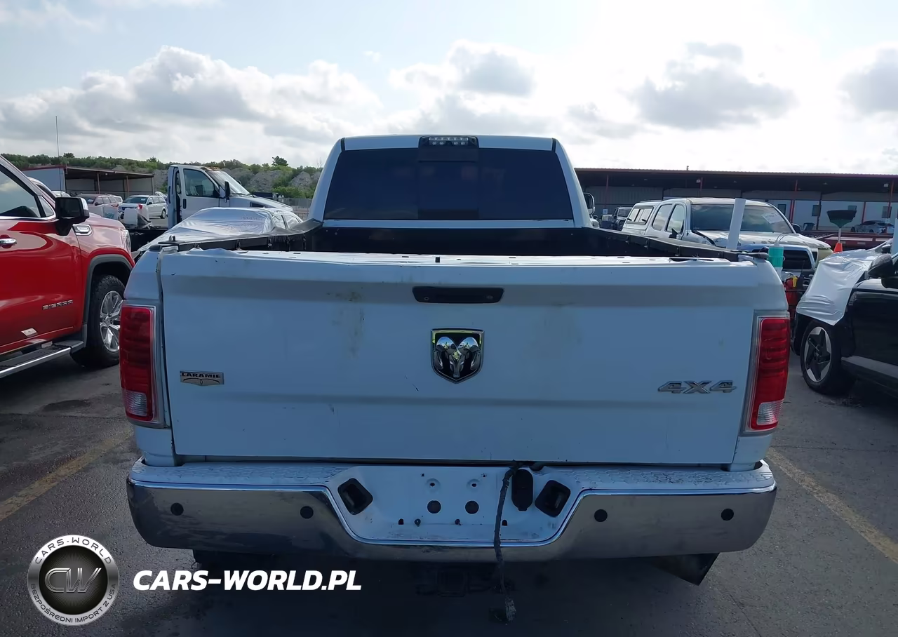 2015 Ram 2500 Laramie VIN:3C6UR5KL5FG530276 - 17