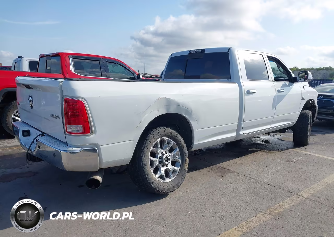 2015 Ram 2500 Laramie VIN:3C6UR5KL5FG530276 - 4