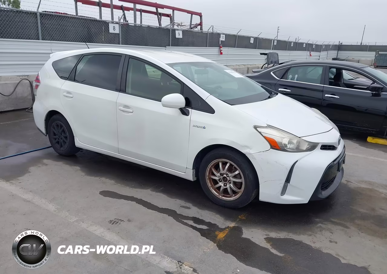 2015 Toyota Prius V Three – zdjęcie 1 z 17