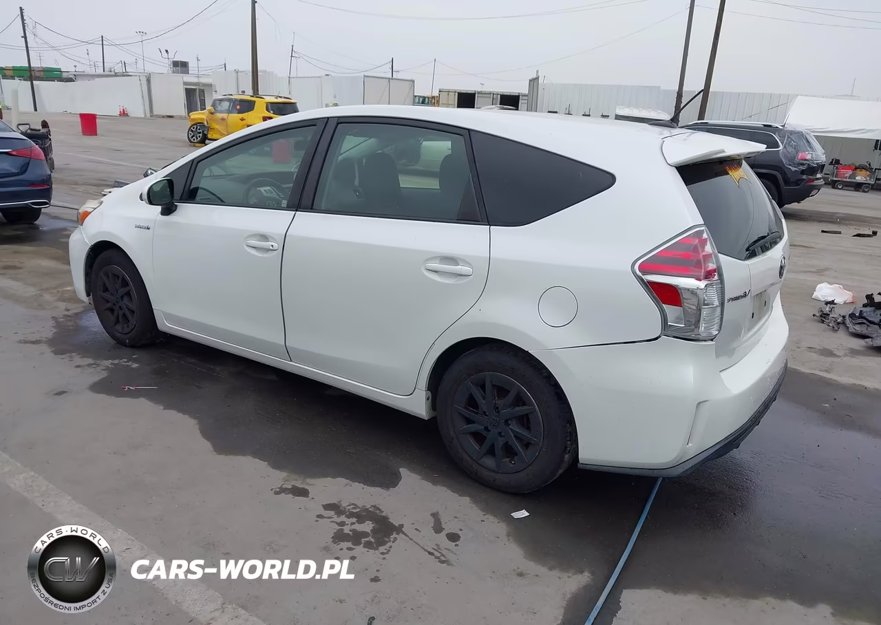 2015 Toyota Prius V Three VIN:JTDZN3EU2FJ022414 - 3