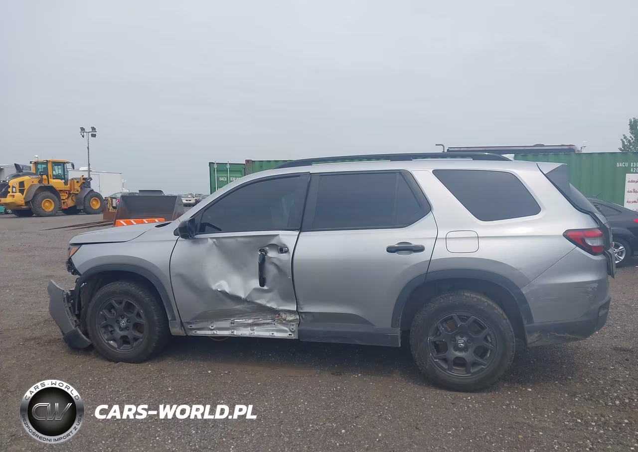 2025 Honda Pilot Trailsport VIN:5FNYG1H6XSB085253 - 13
