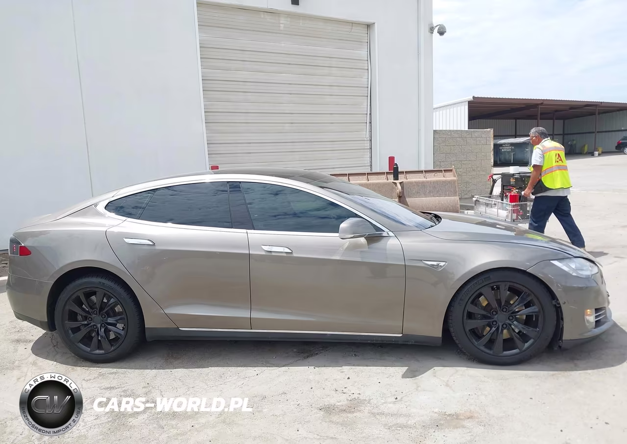 2015 Tesla Model S 70D-85D-P85D VIN:5YJSA1S2XFF089242 - 13