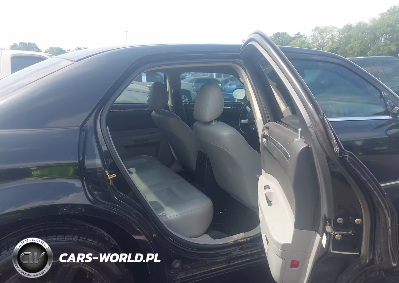2006 Chrysler 300 Touring VIN:2C3KA53G36H463447 - 8