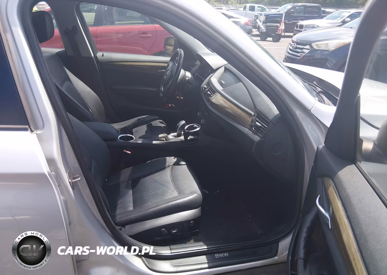 2013 BMW X1 xDrive28I VIN:WBAVL1C57DVR85106 - 5