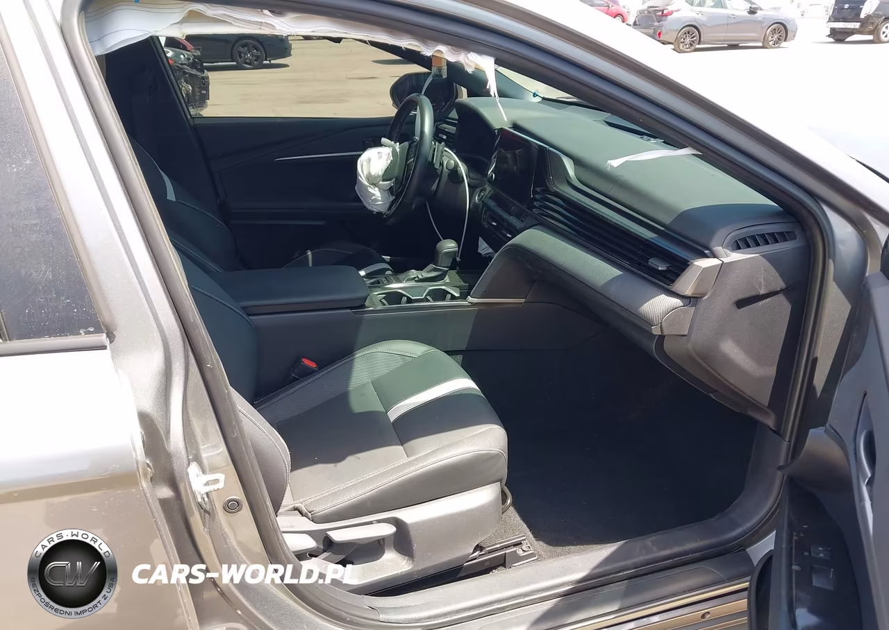 2025 Toyota Camry Se VIN:4T1DAACK0SU553904 - 5