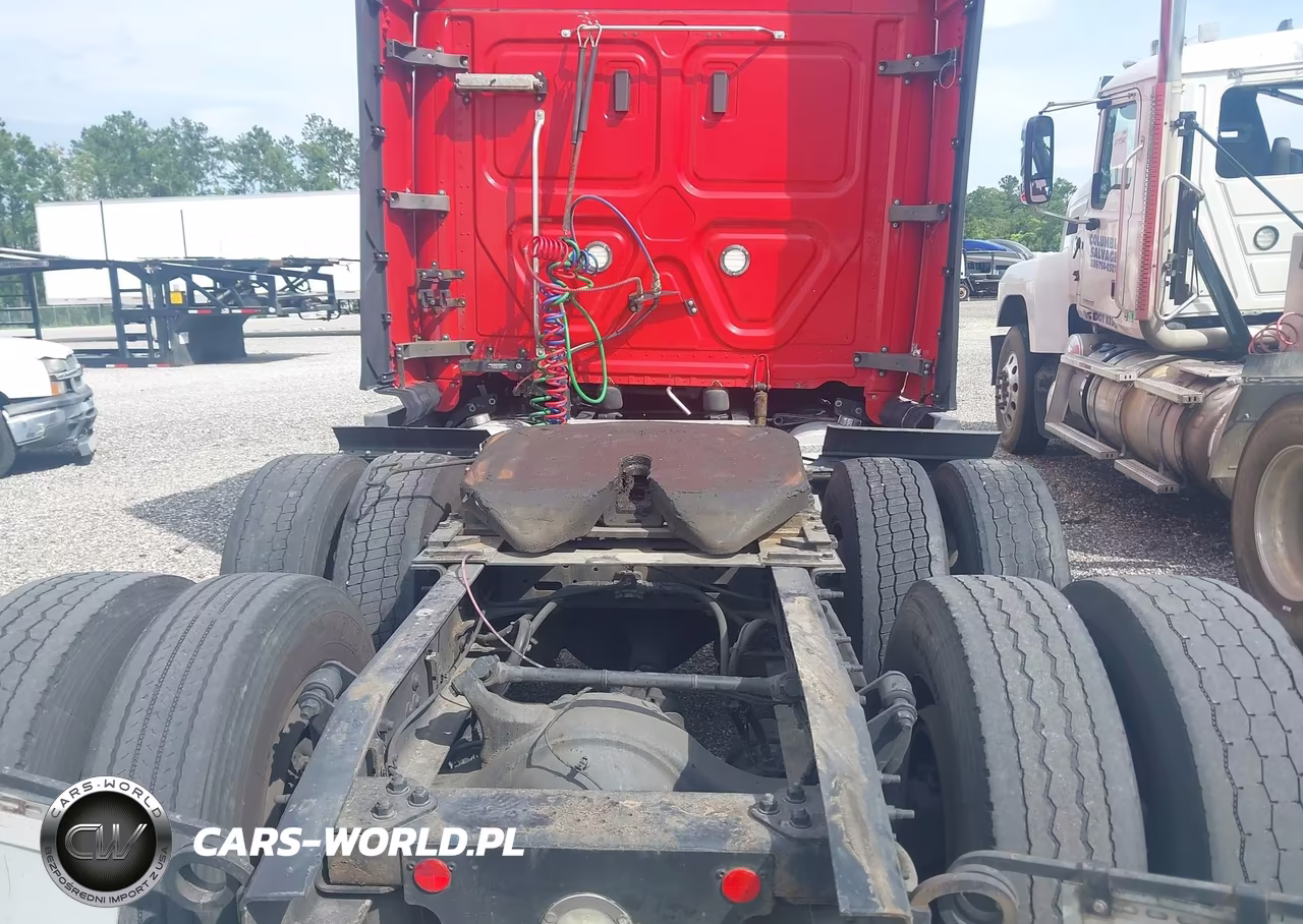2019 Freightliner New Cascadia 126 VIN:1FUJHHDR3KLKE3960 - 6