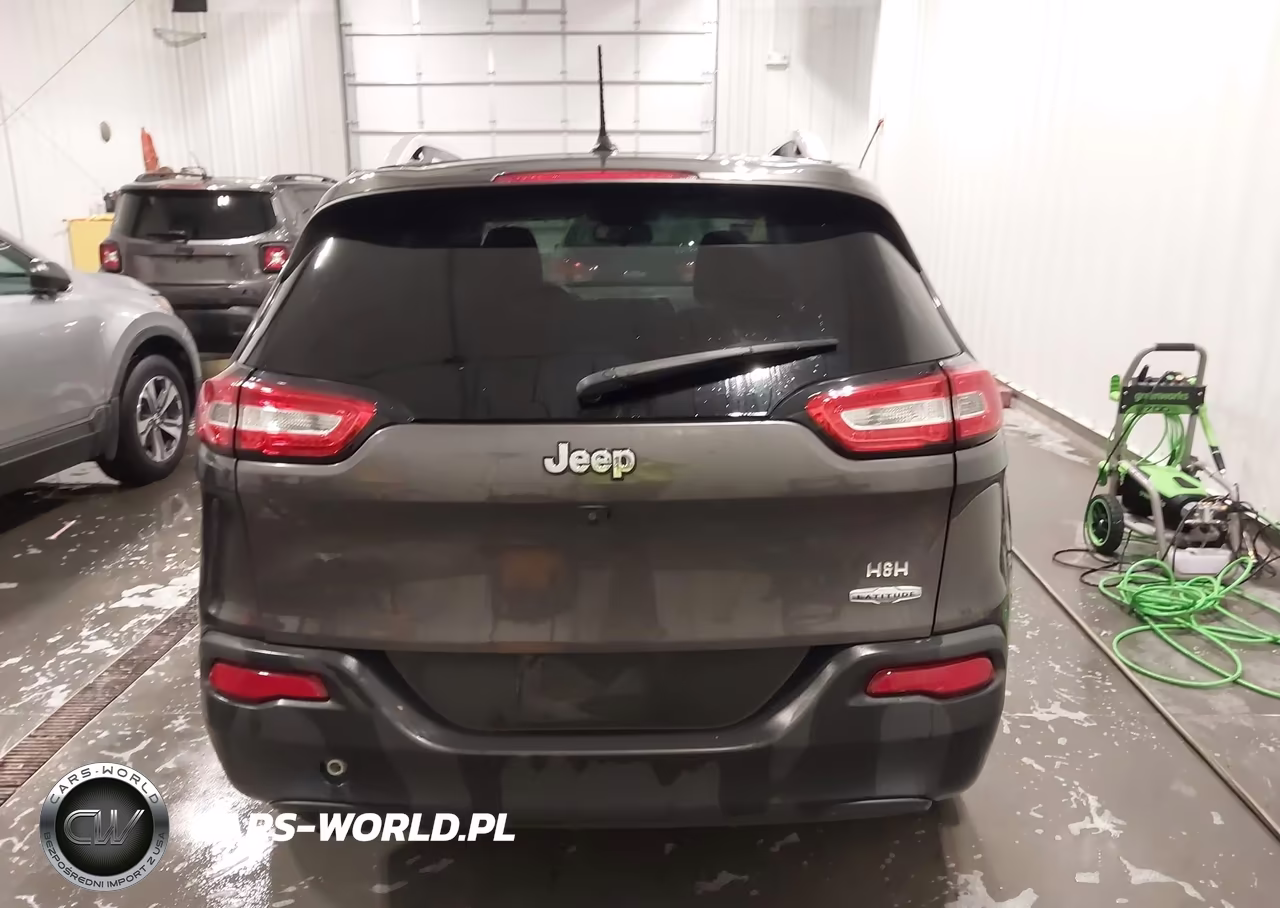 2016 Jeep Cherokee Latitude VIN:1C4PJLCB6GW347429 - 16