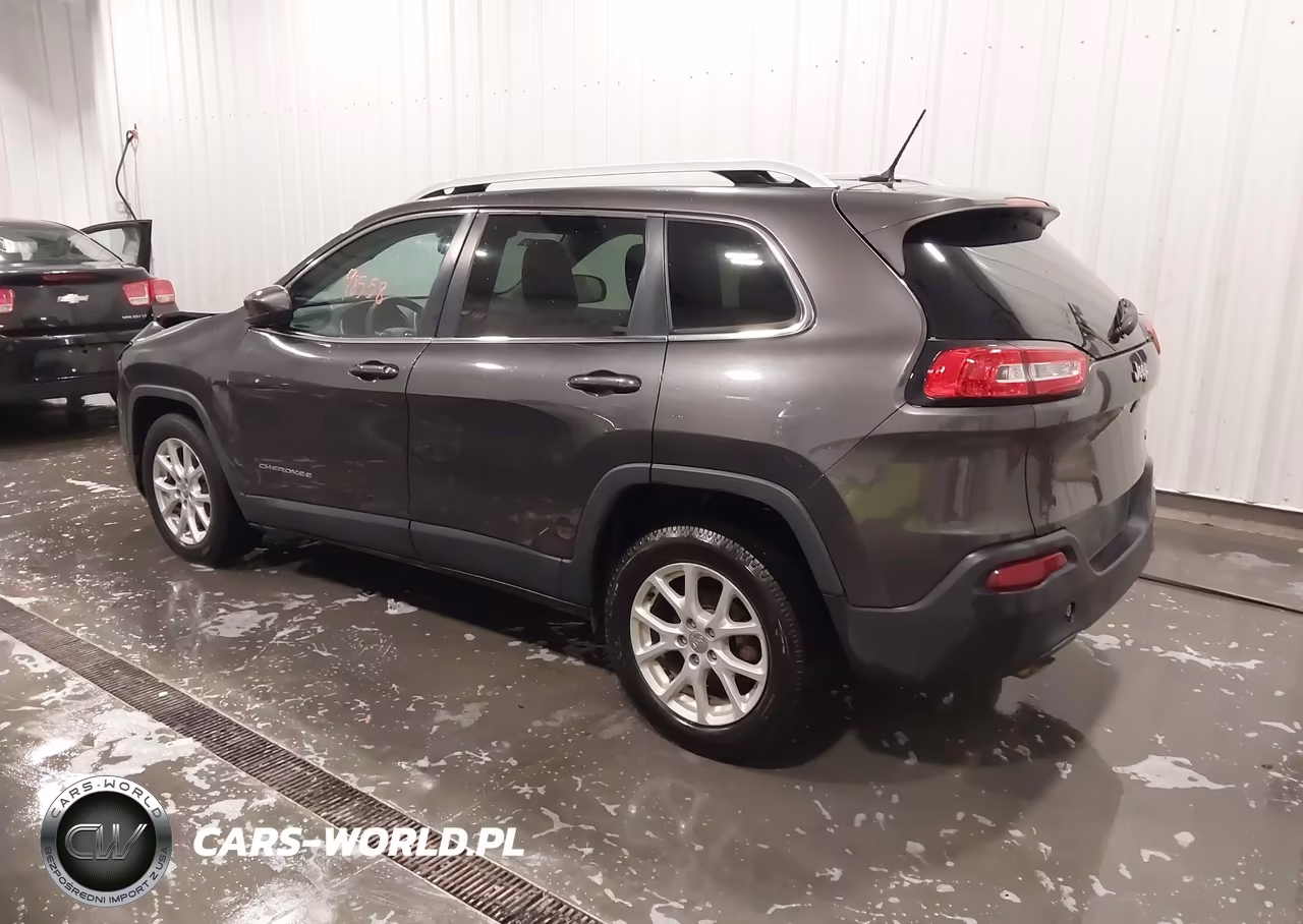 2016 Jeep Cherokee Latitude VIN:1C4PJLCB6GW347429 - 3
