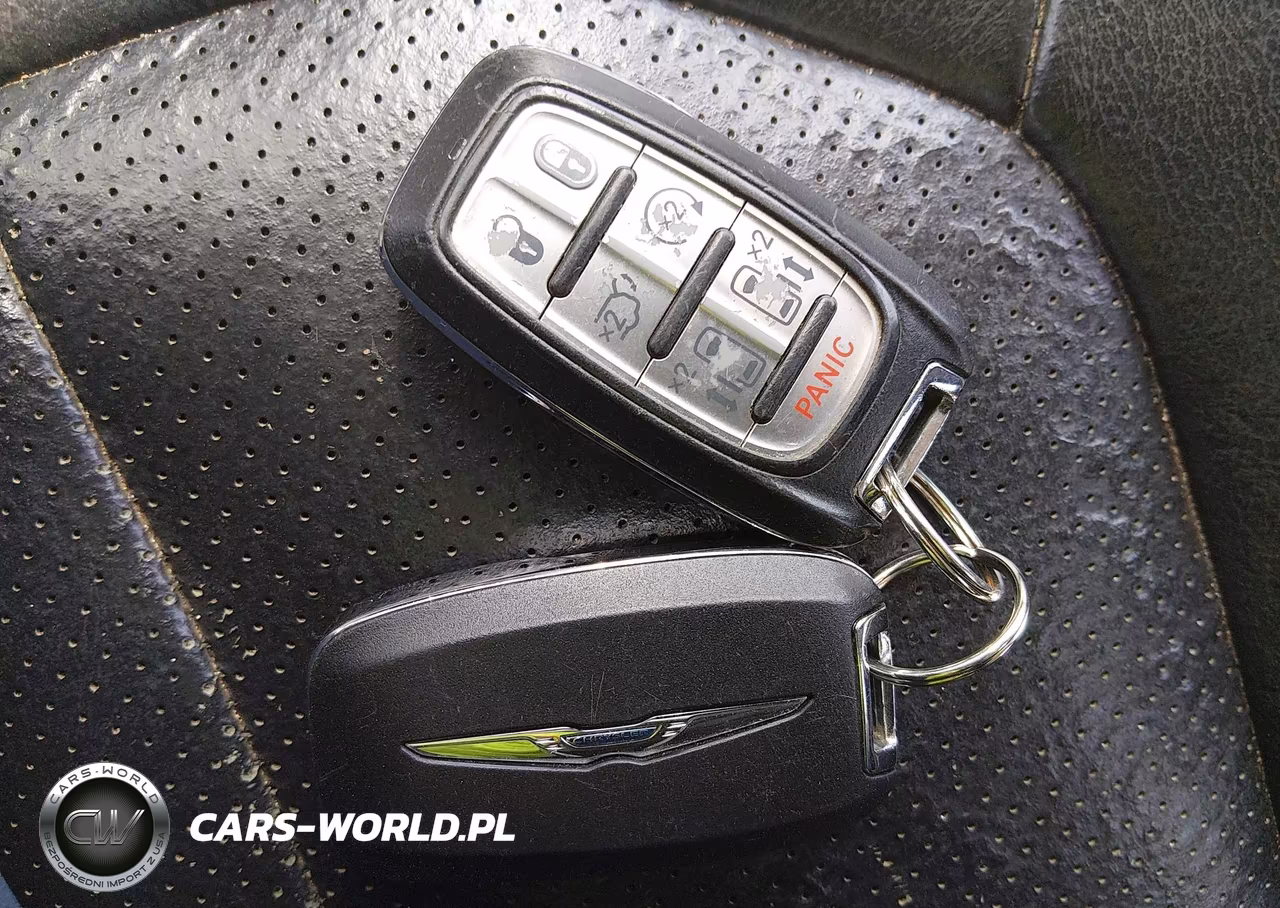 2019 Chrysler Pacifica Touring L VIN:2C4RC1BG9KR548263 - 11