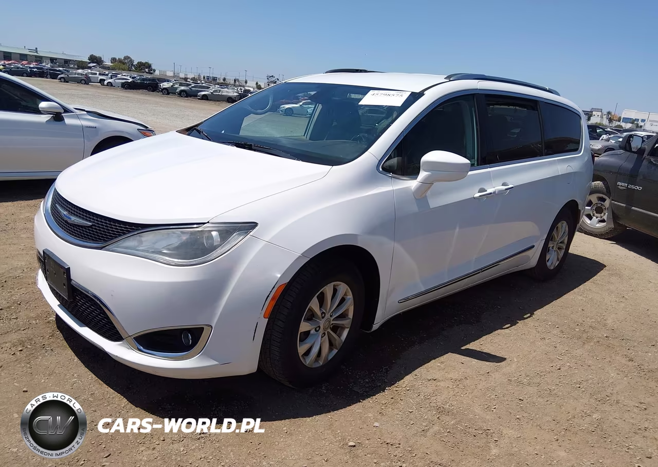 2019 Chrysler Pacifica Touring L VIN:2C4RC1BG9KR548263 - 2