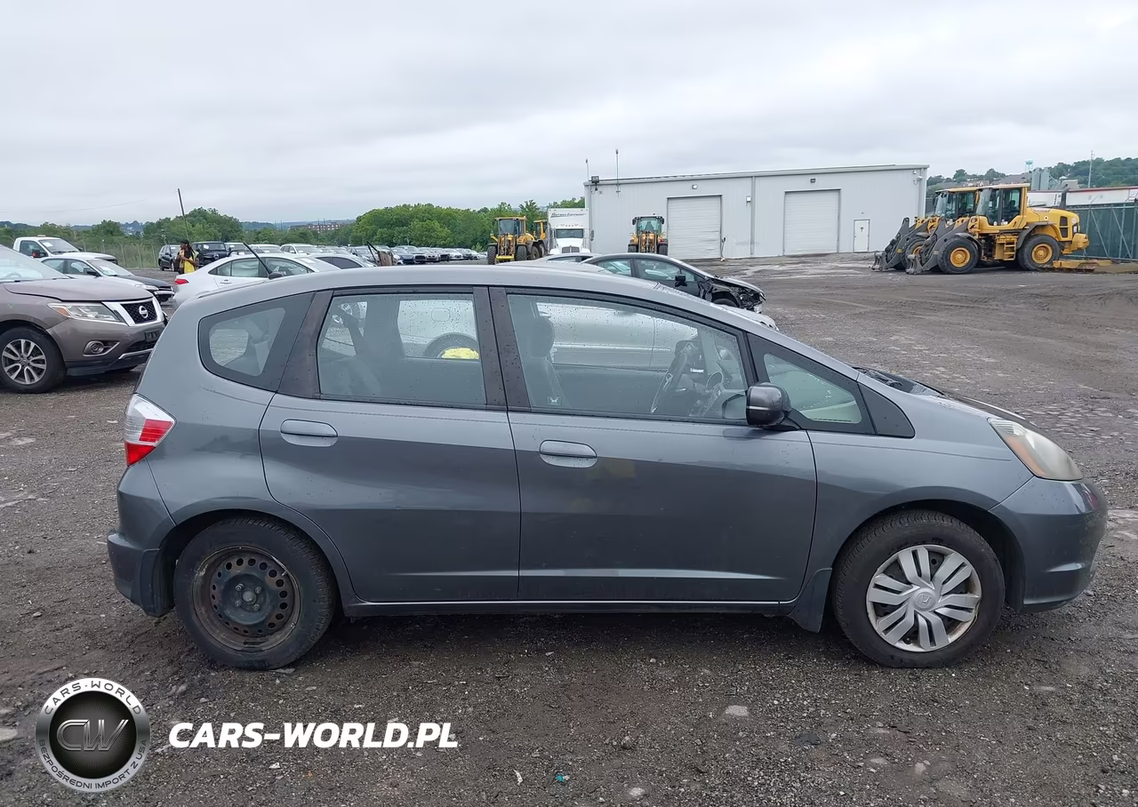 2013 Honda Fit VIN:JHMGE8H35DC012015 - 13