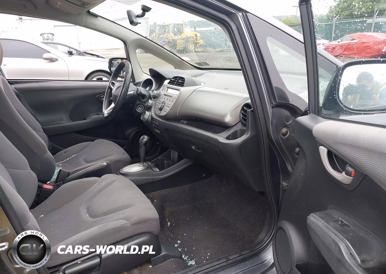 2013 Honda Fit VIN:JHMGE8H35DC012015 - 5
