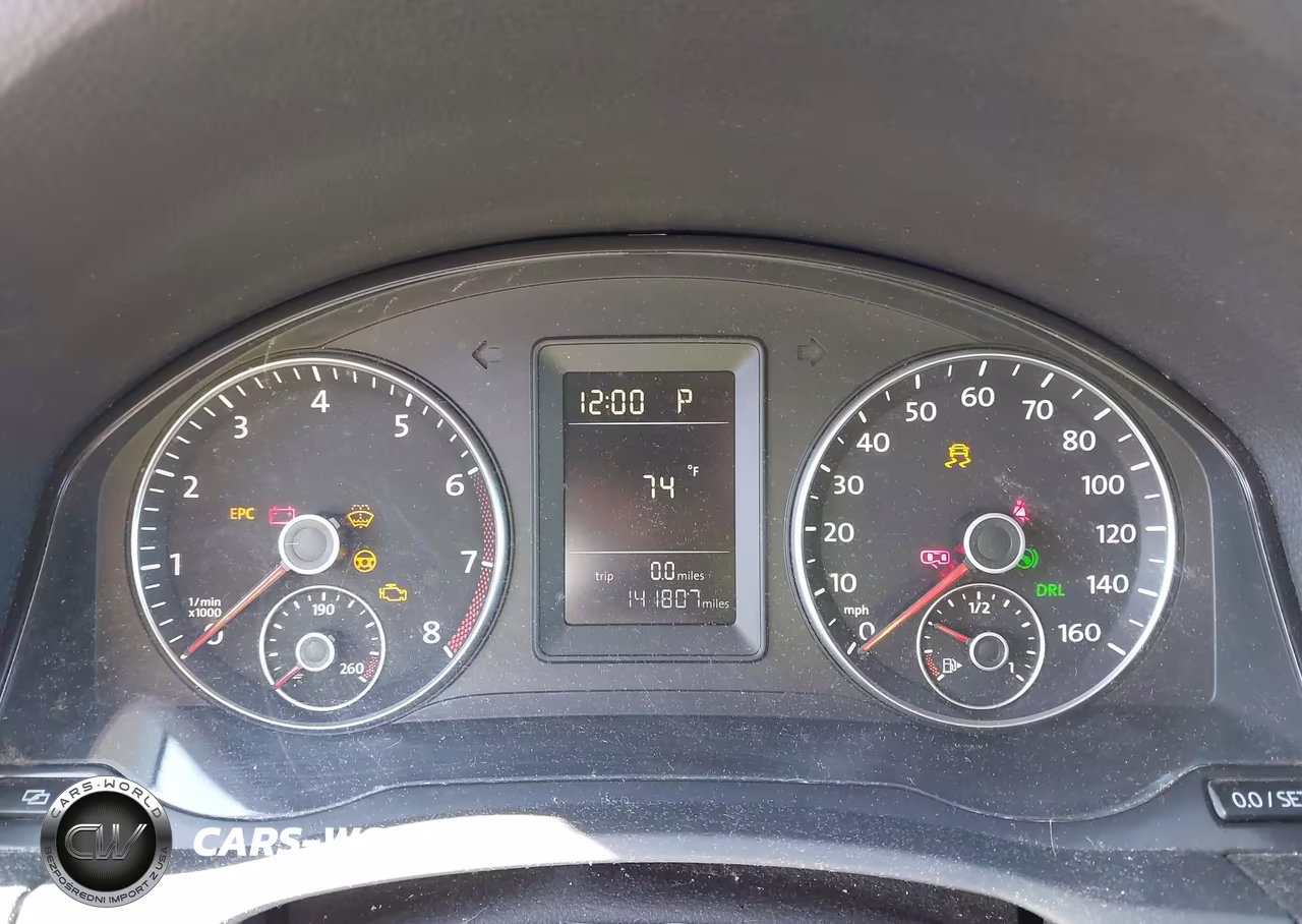 2010 Volkswagen Jetta VIN:3VWAX7AJ9AM072665 - 7
