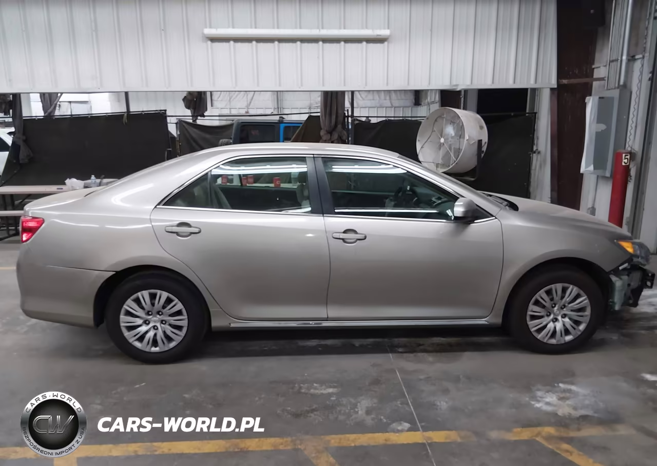 2014 Toyota Camry Le VIN:4T4BF1FK9ER393553 - 14