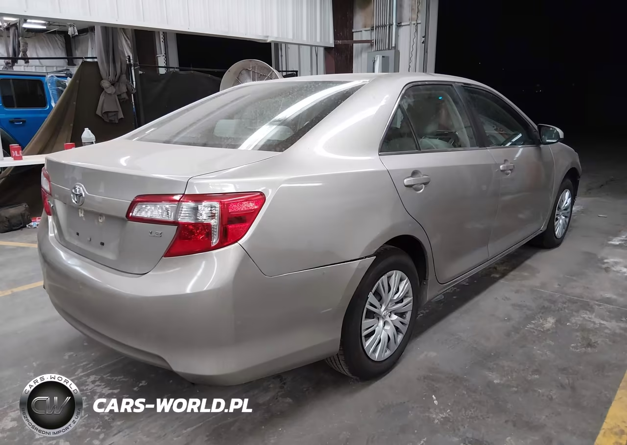 2014 Toyota Camry Le VIN:4T4BF1FK9ER393553 - 4