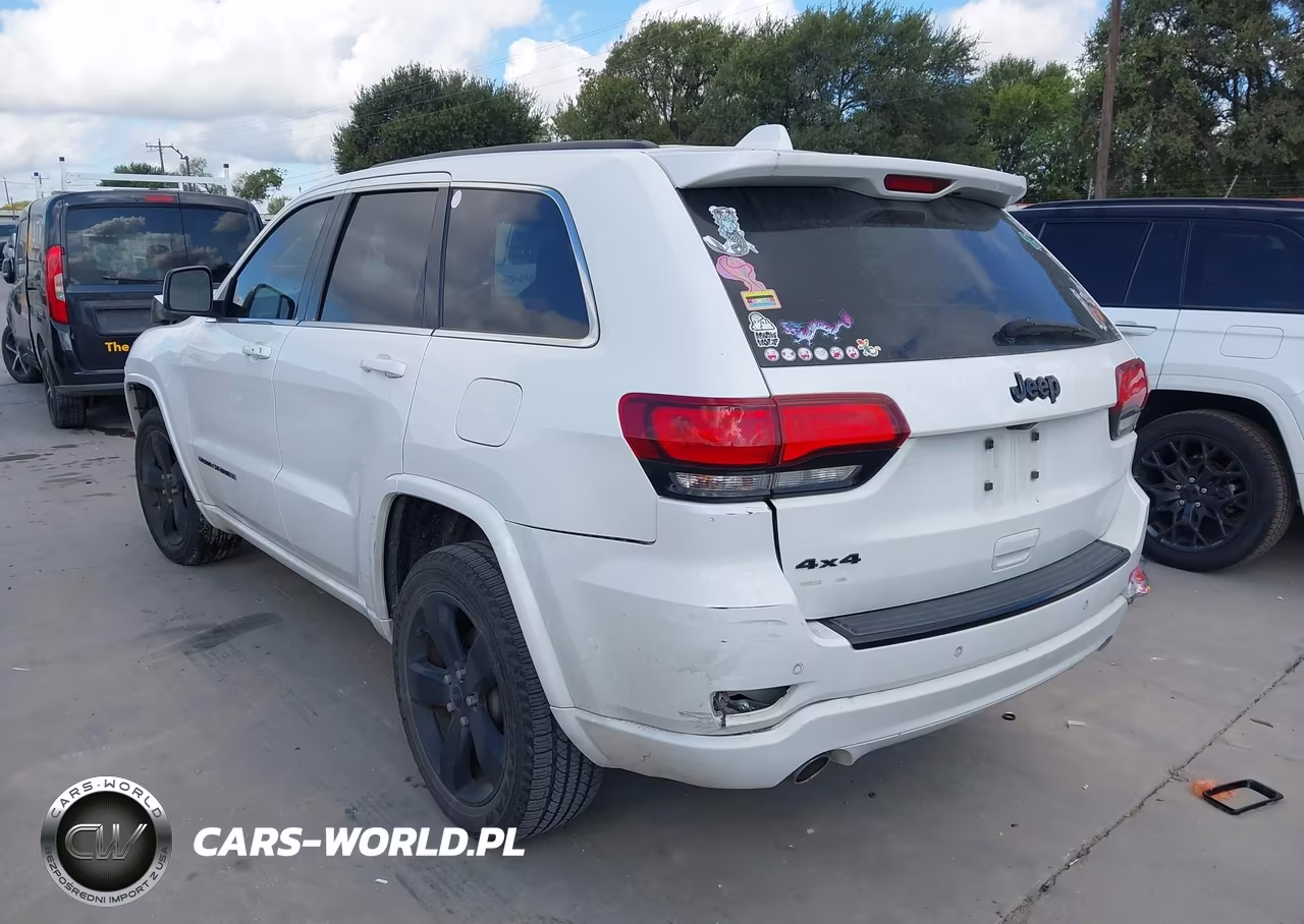 2015 Jeep Grand Cherokee Altitude VIN:1C4RJFAG1FC228499 - 3