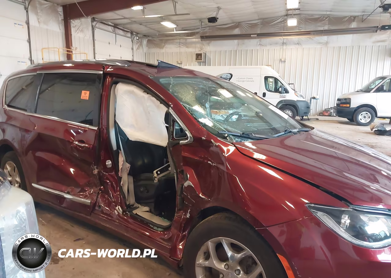 2017 Chrysler Pacifica Limited VIN:2C4RC1GG9HR785966 - 6