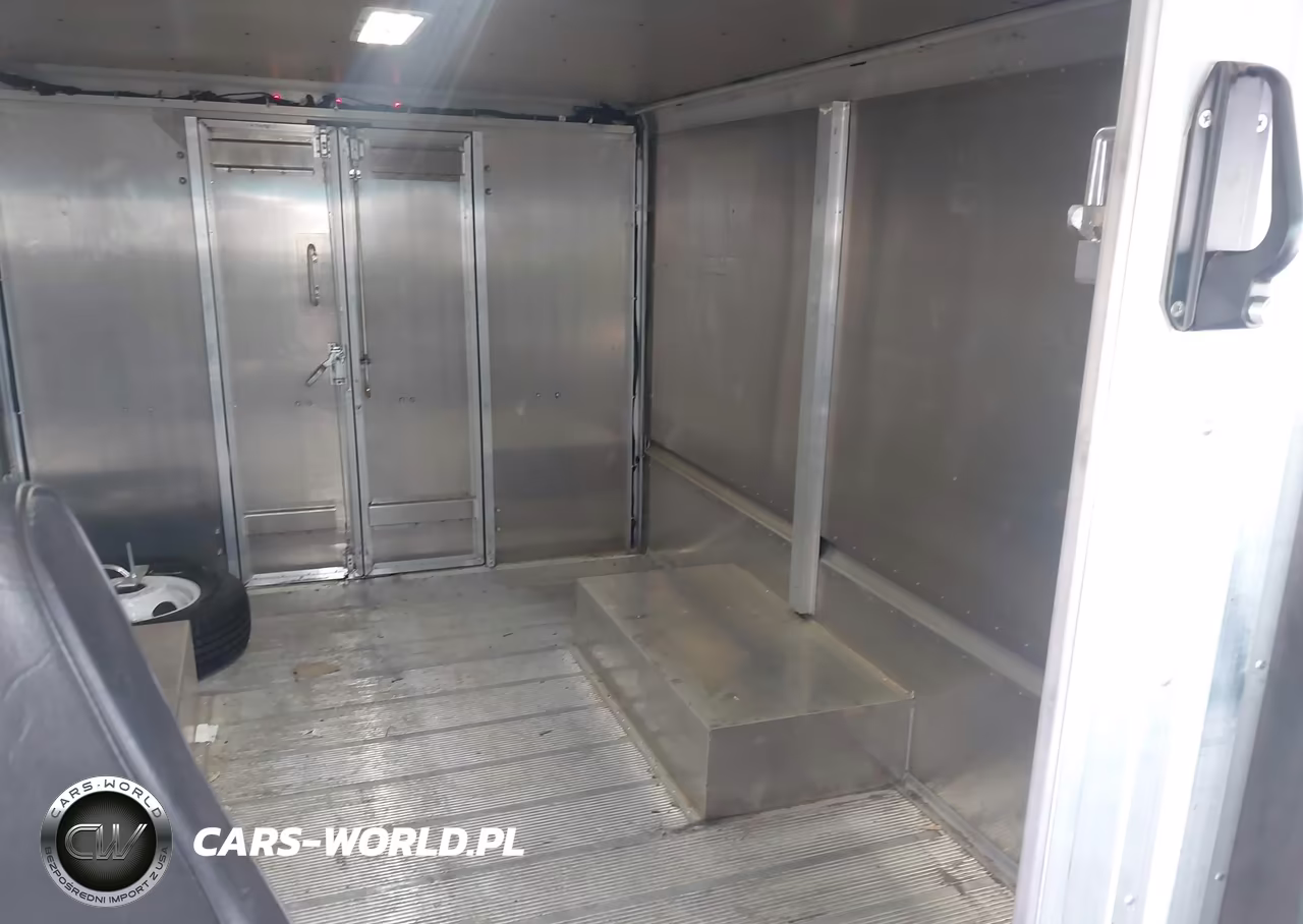 2018 Ford E-350 Stripped VIN:1FC3E3K62JDC36757 - 8