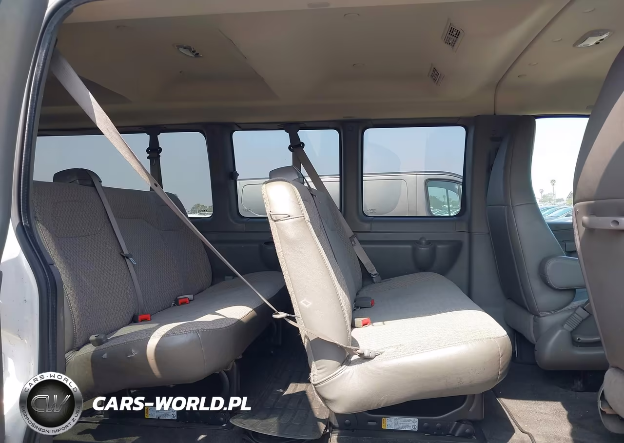 2017 Chevrolet Express 3500 Lt VIN:1GAZGPFF6H1273675 - 8