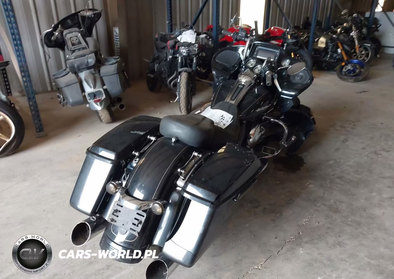 2016 Harley-Davidson Fltrxs Road Glide Special VIN:1HD1KTM10GB612375 - 4