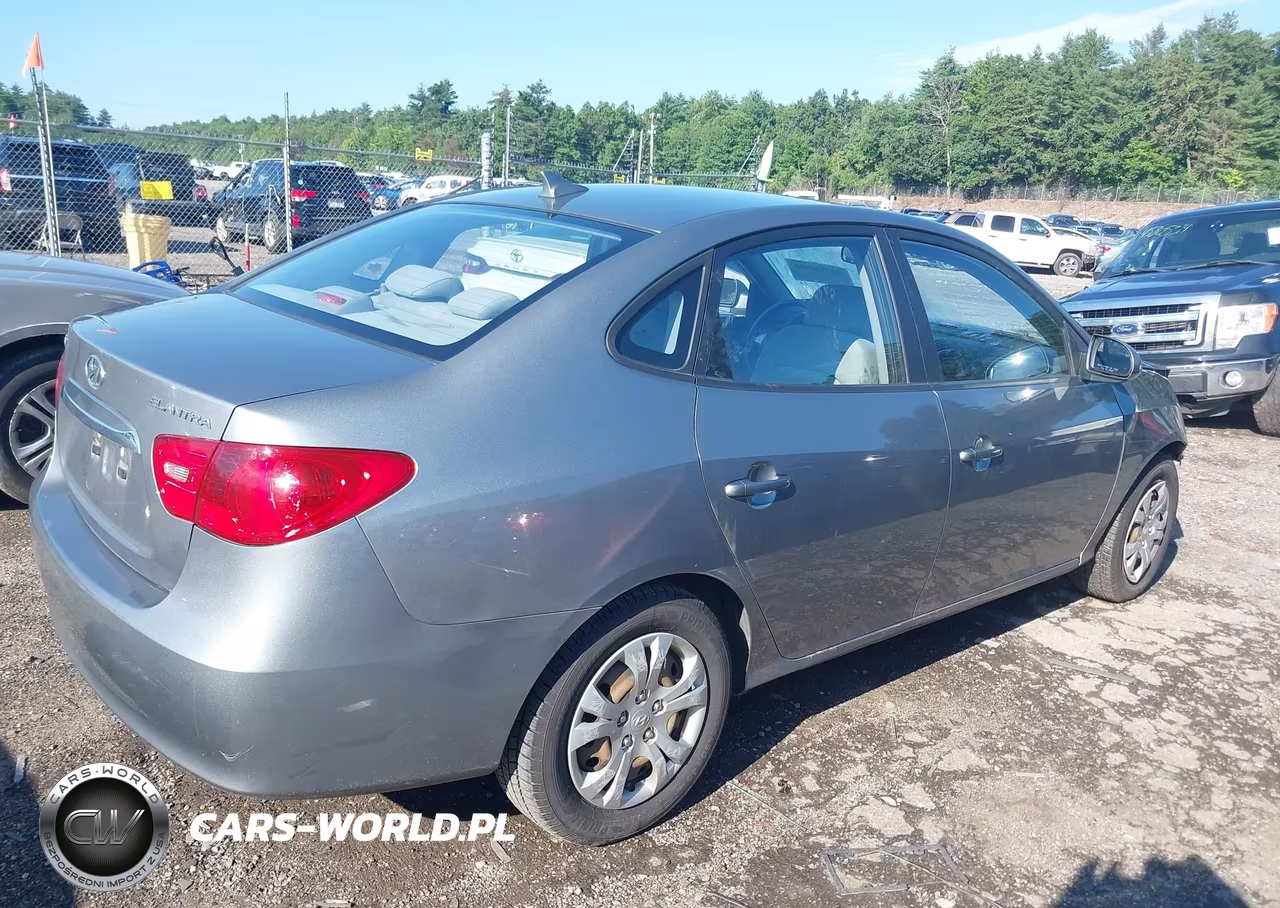 2010 Hyundai Elantra Gls VIN:KMHDU4AD2AU828765 - 4