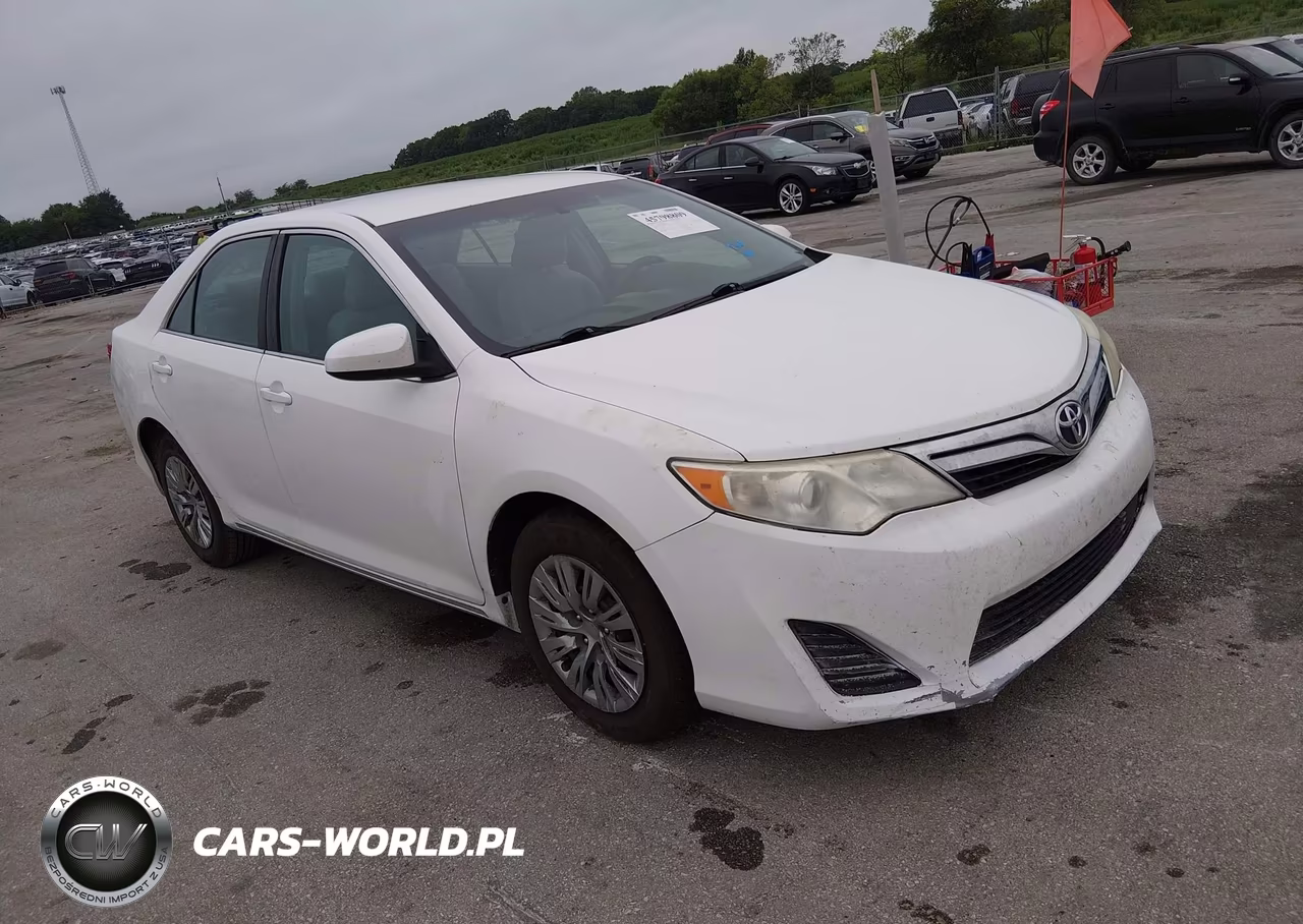 2014 Toyota Camry Le VIN:4T4BF1FKXER364319 - 1