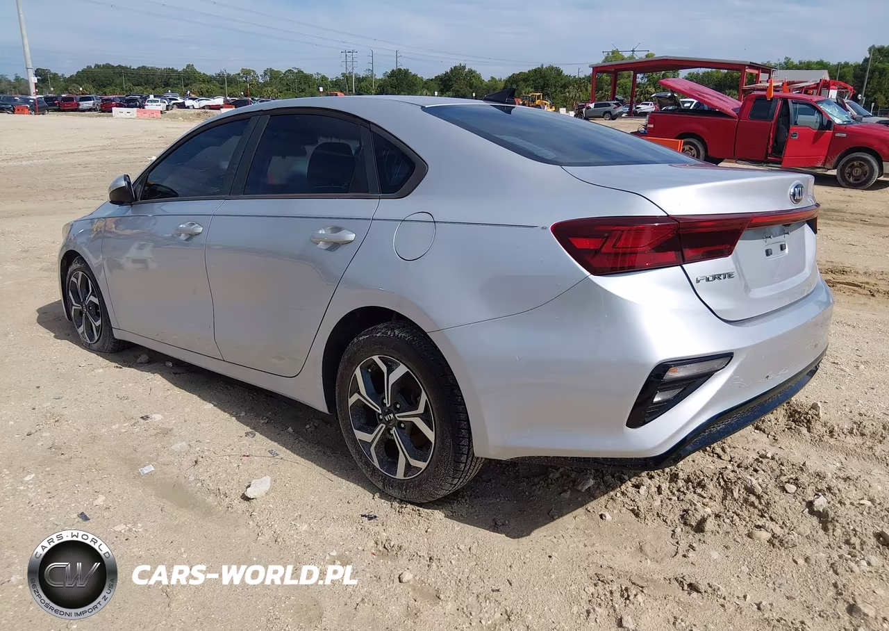 2019 Kia Forte Lxs VIN:3KPF24AD4KE058782 - 3
