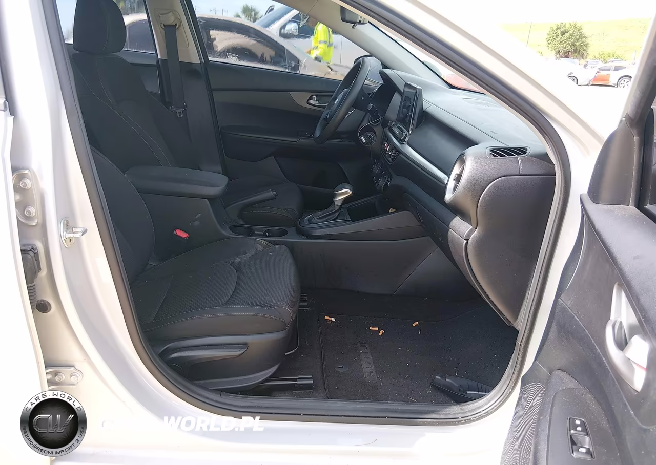 2019 Kia Forte Lxs VIN:3KPF24AD4KE058782 - 5