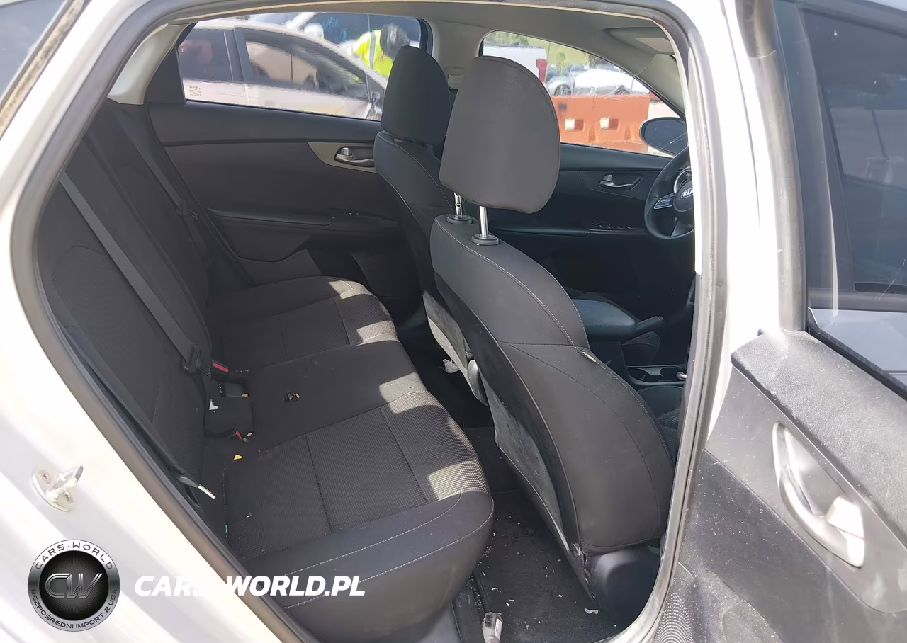 2019 Kia Forte Lxs VIN:3KPF24AD4KE058782 - 8