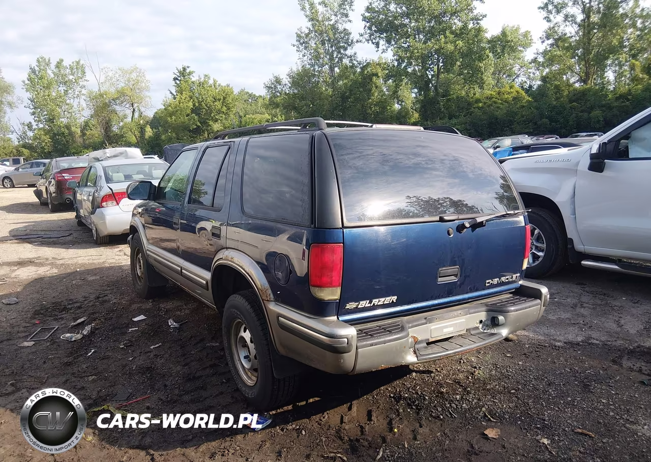 1999 Chevrolet Blazer Lt VIN:1GNDT13W6X2120728 - 3