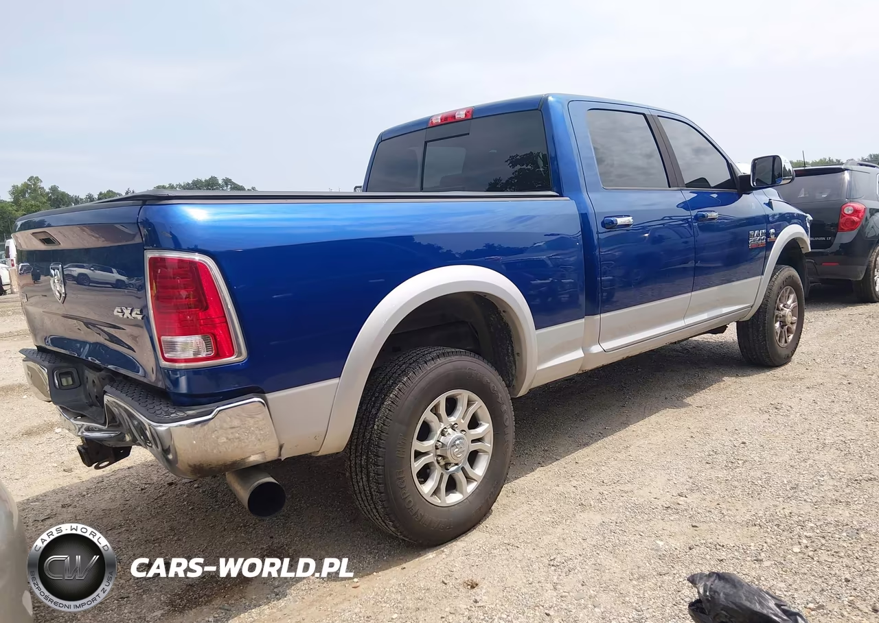 2016 Ram 2500 Laramie VIN:3C6UR5FL6GG255450 - 4