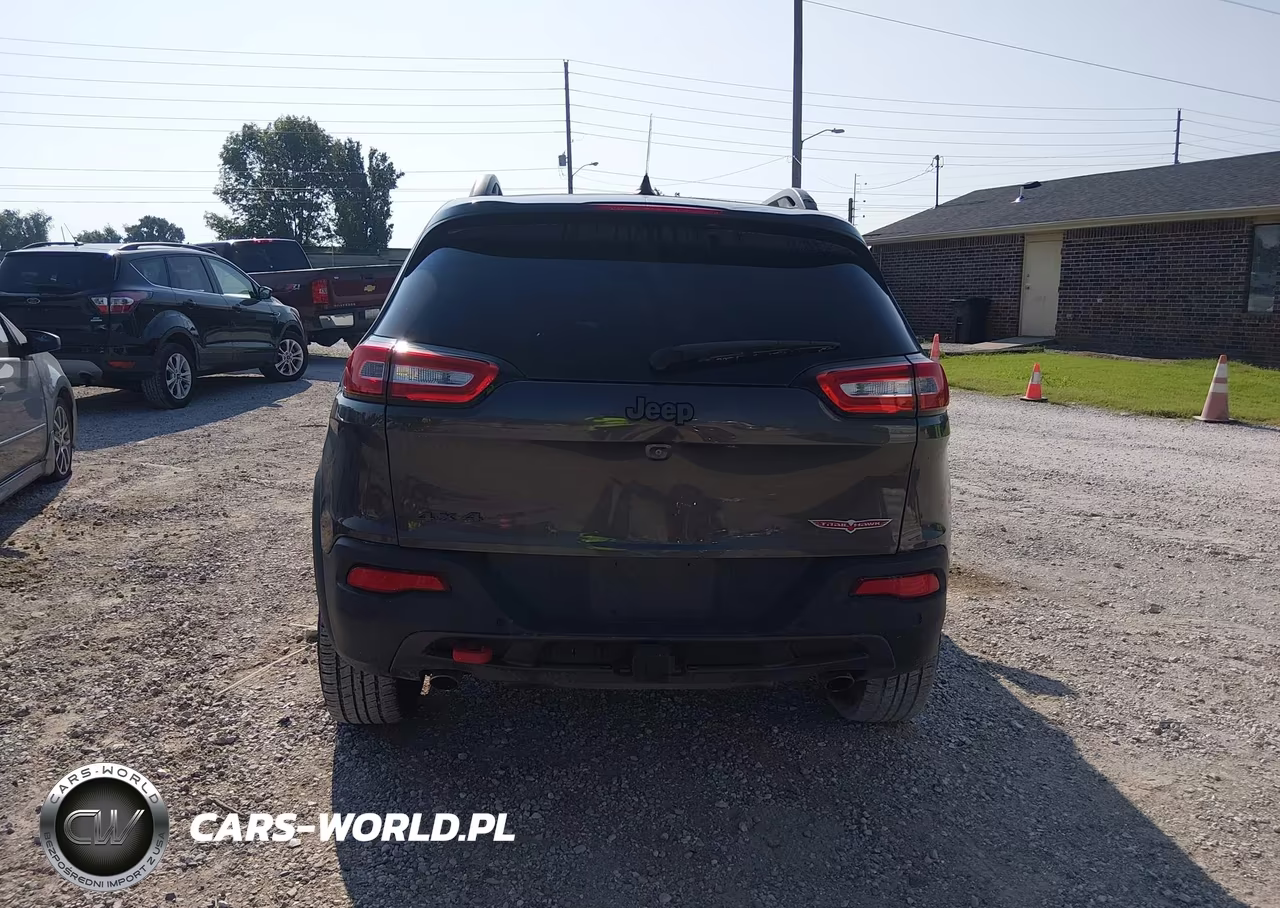 2015 Jeep Cherokee Trailhawk VIN:1C4PJMBS7FW653660 - 16