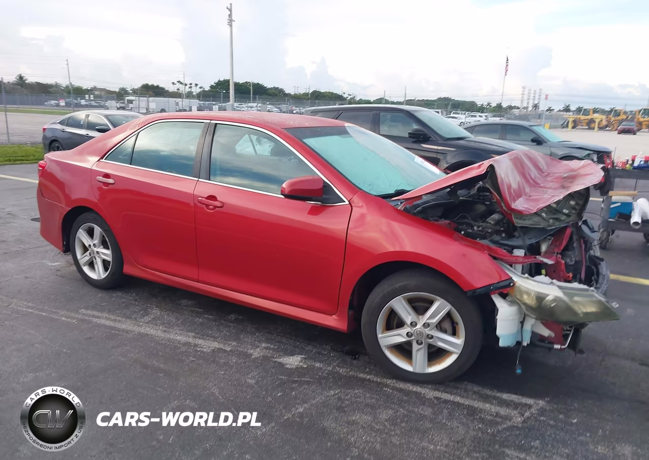 2014 Toyota Camry Se – zdjęcie 1 z 17