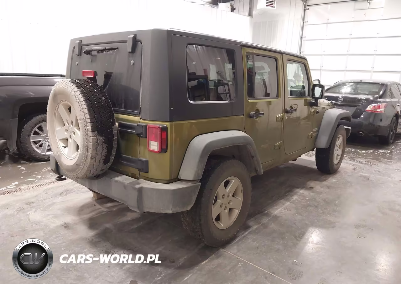 2010 Jeep Wrangler Unlimited Sport VIN:1J4BA3H16AL204204 - 4