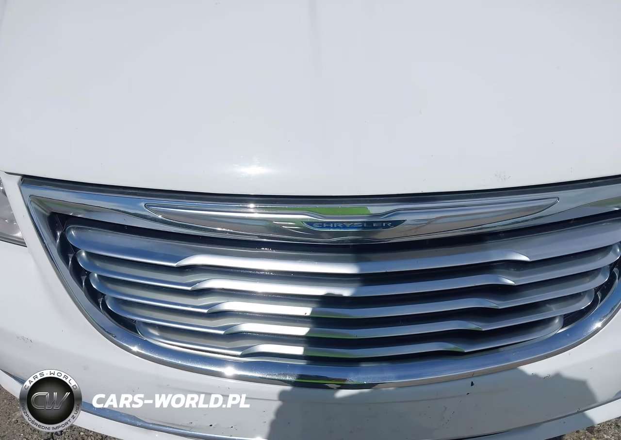 2016 Chrysler Town & Country Touring-L Anniversary Edition VIN:2C4RC1CG1GR223421 - 10