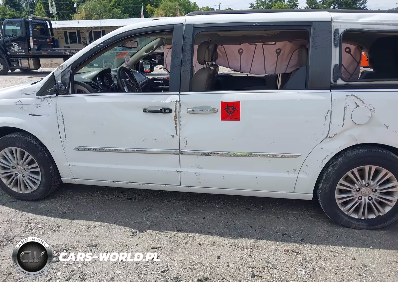 2016 Chrysler Town & Country Touring-L Anniversary Edition VIN:2C4RC1CG1GR223421 - 14