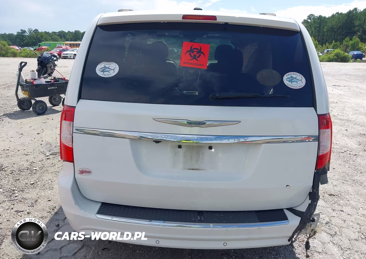 2016 Chrysler Town & Country Touring-L Anniversary Edition VIN:2C4RC1CG1GR223421 - 16