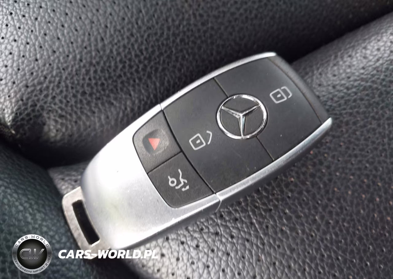2020 Mercedes-Benz C 300 4Matic VIN:WDDWF8EB5LR561155 - 11