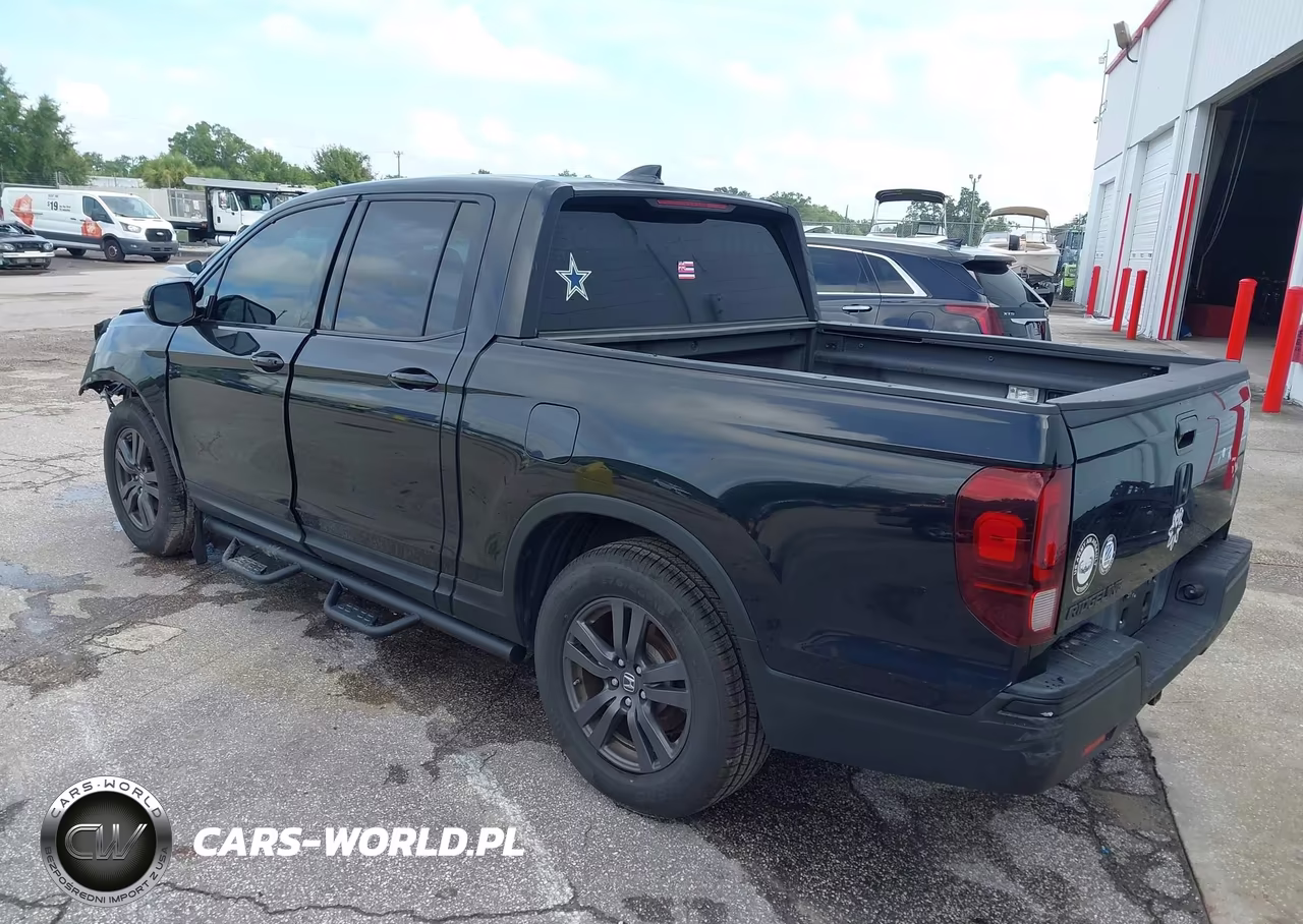 2018 Honda Ridgeline Sport VIN:5FPYK2F15JB002829 - 3