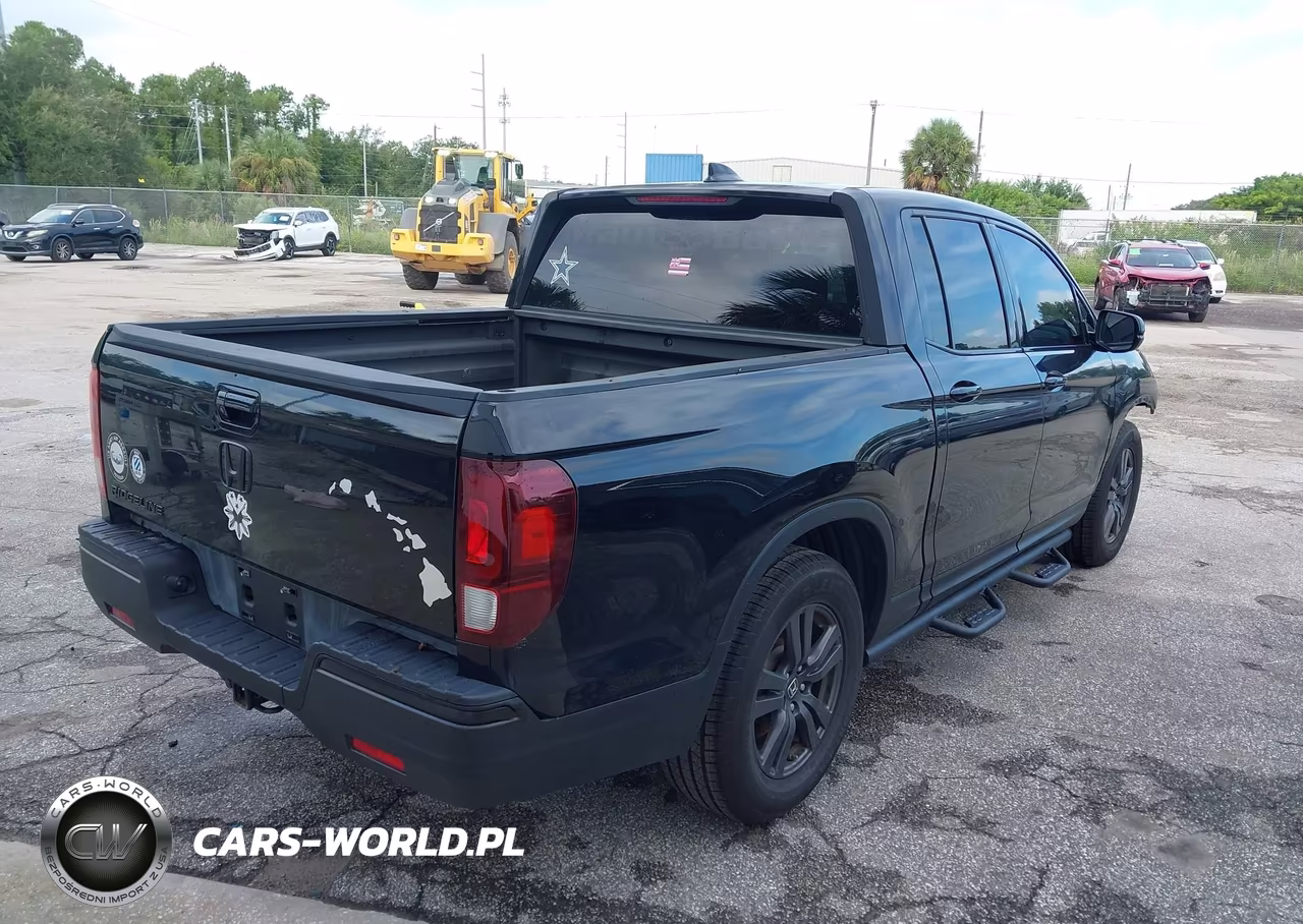 2018 Honda Ridgeline Sport VIN:5FPYK2F15JB002829 - 4