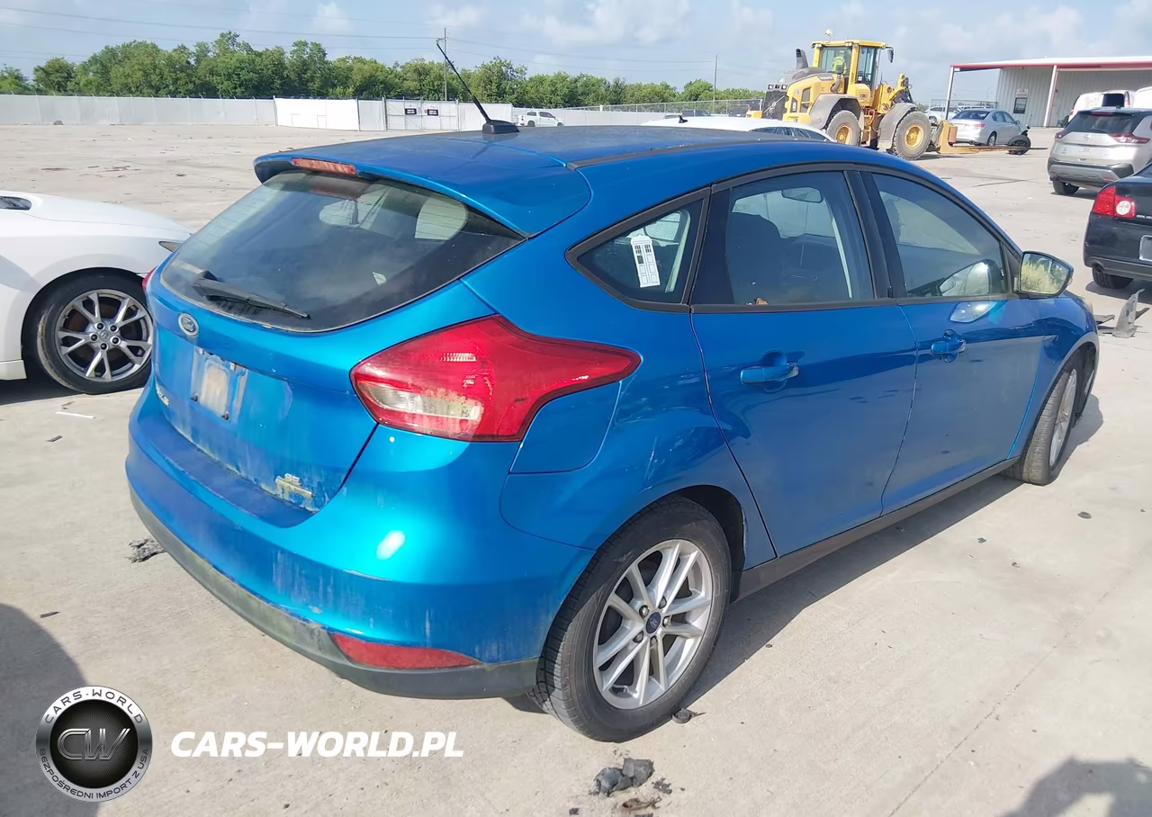 2015 Ford Focus Se VIN:1FADP3K26FL347715 - 4